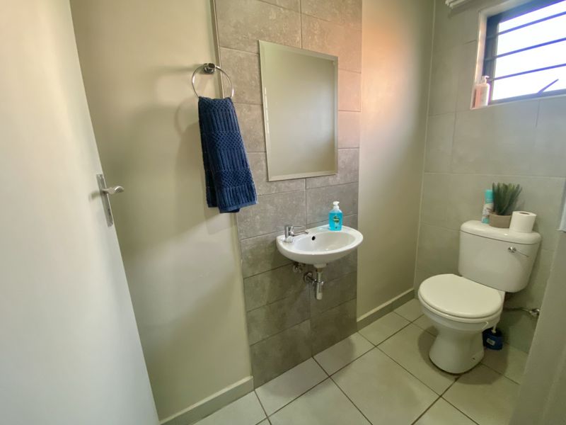 Elegant Four-Bedroom Double-Storey Home in Capital View, Lotus Gardens, Pretoria - Photo 7