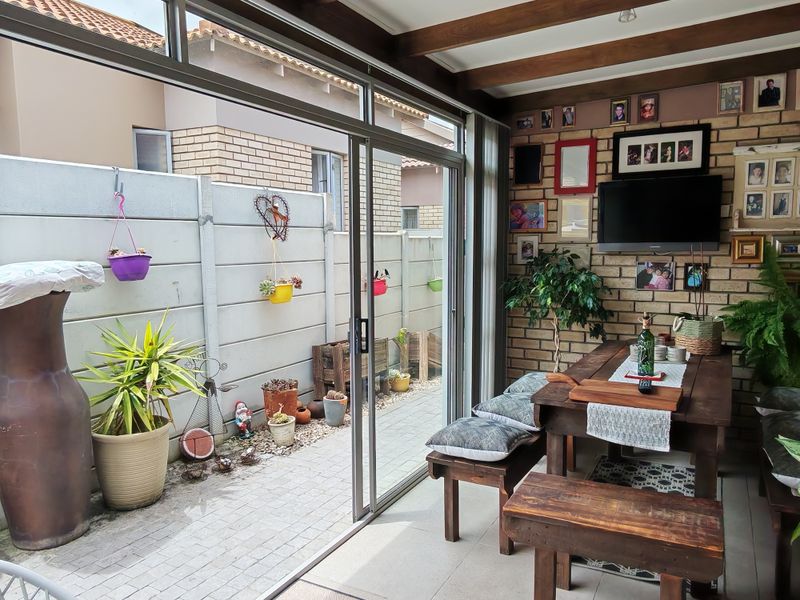 Ready to move in Townhouse - Photo 9