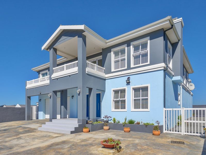 Spacious Coastal Residence with Ocean Outlook - Photo 2