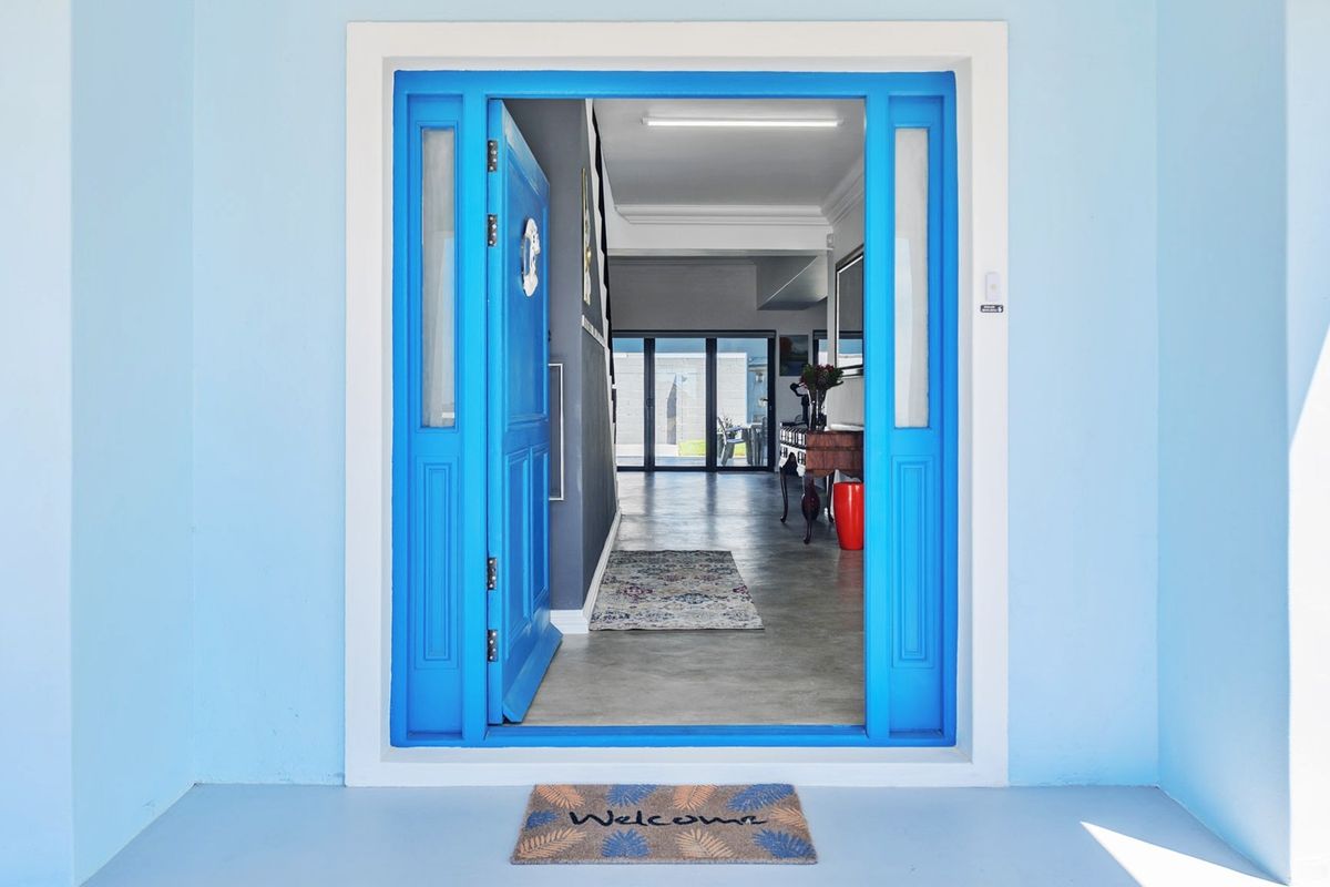 Spacious Coastal Residence with Ocean Outlook - Photo 3