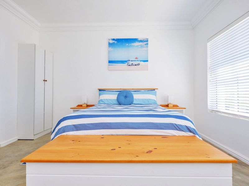 Spacious Coastal Residence with Ocean Outlook - Photo 5