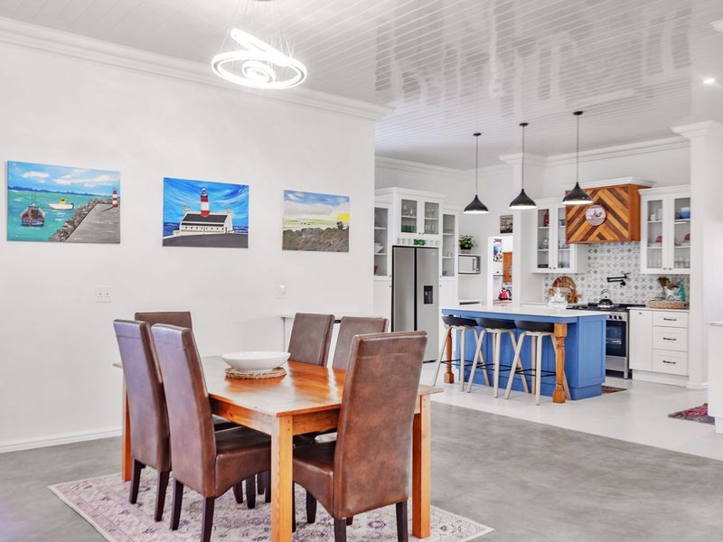 Spacious Coastal Residence with Ocean Outlook - Photo 10