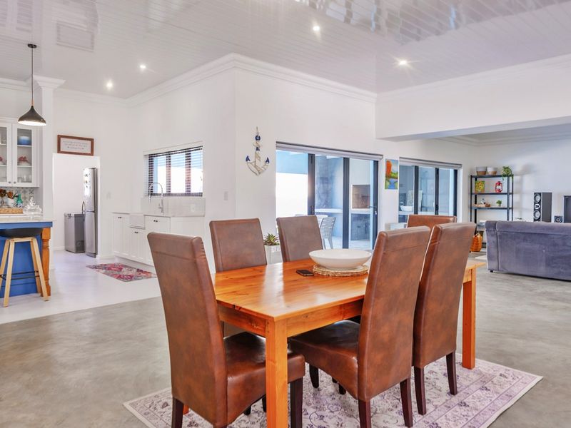 Spacious Coastal Residence with Ocean Outlook - Photo 9