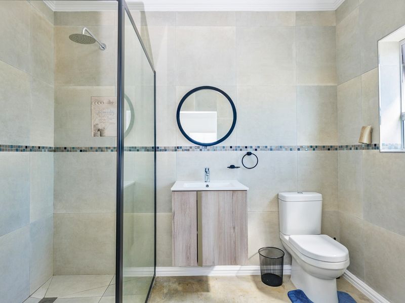 Spacious Coastal Residence with Ocean Outlook - Photo 6