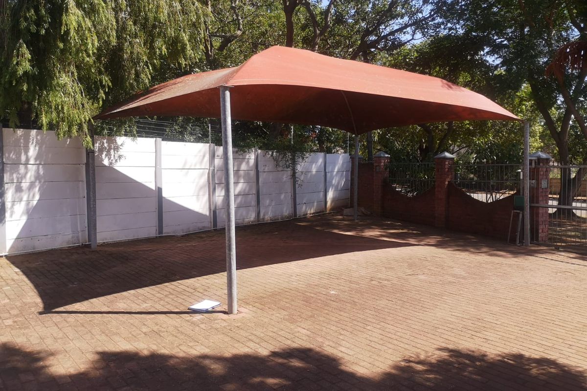 A Garden Town Classic – Generous Living, Flatlet & Superb Value! - Photo 5