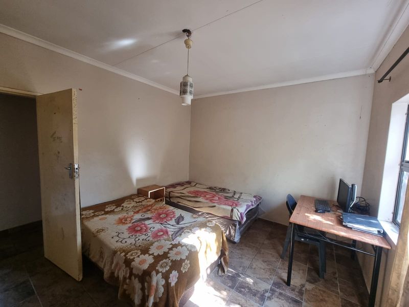 Evander – Spacious Family Home with Flatlet | Ideal for Extended Family or Investment - Photo 9