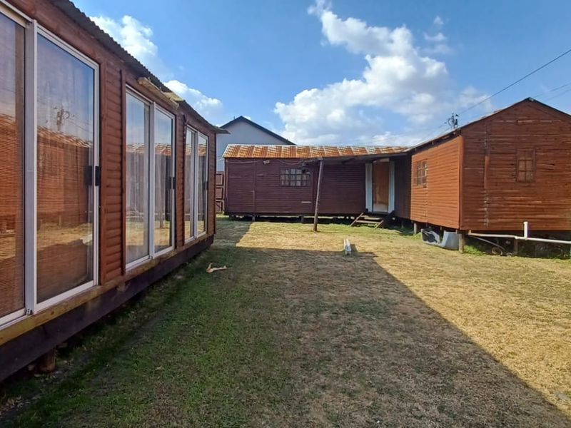 Evander – Spacious Family Home with Flatlet | Ideal for Extended Family or Investment - Photo 8