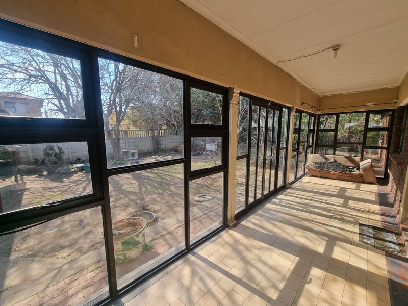 Evander – Spacious Family Home with Flatlet | Ideal for Extended Family or Investment - Photo 6
