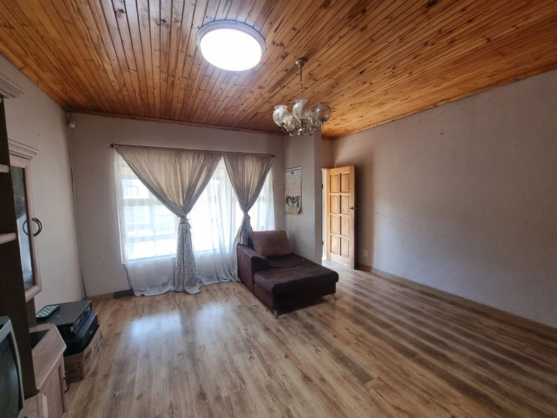 Evander – Spacious Family Home with Flatlet | Ideal for Extended Family or Investment - Photo 5
