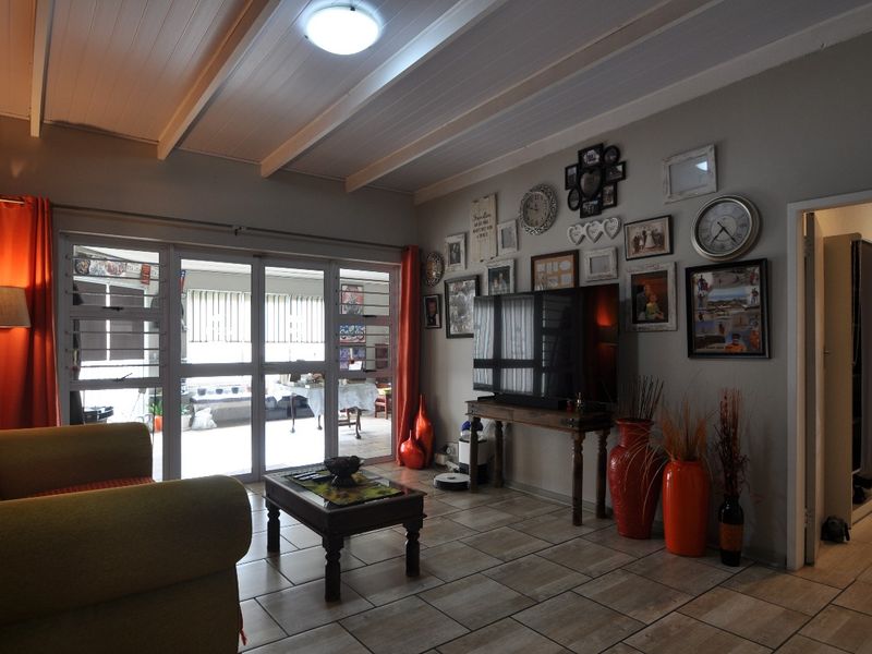 Exceptional 5-Bedroom Family home for sale in Prime Sasolburg Ext 23 - Photo 9