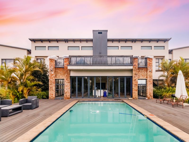 Welcome Home – Elegant Living Awaits! - Photo 1