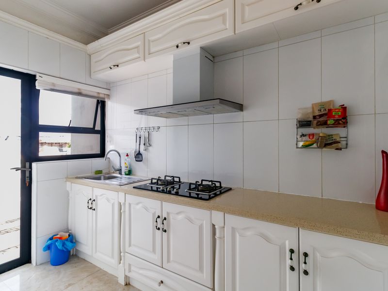 Welcome Home – Elegant Living Awaits! - Photo 6