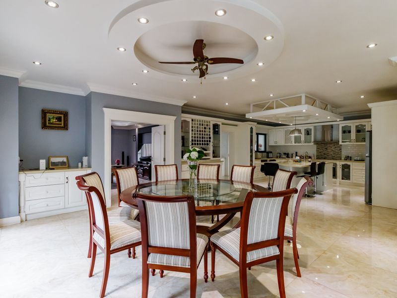 Welcome Home – Elegant Living Awaits! - Photo 3