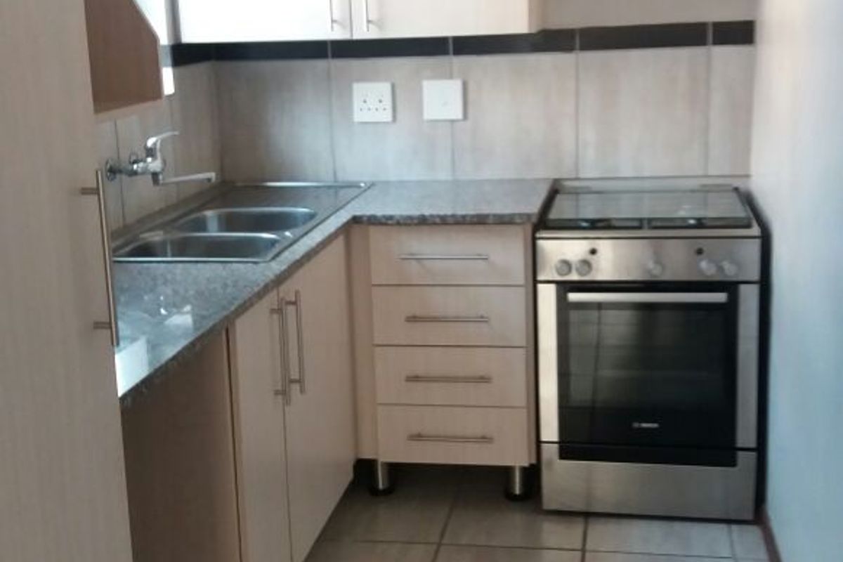 Pet-Friendly 2-Bedroom Townhouse for Sale in Terra Nova - Photo 5