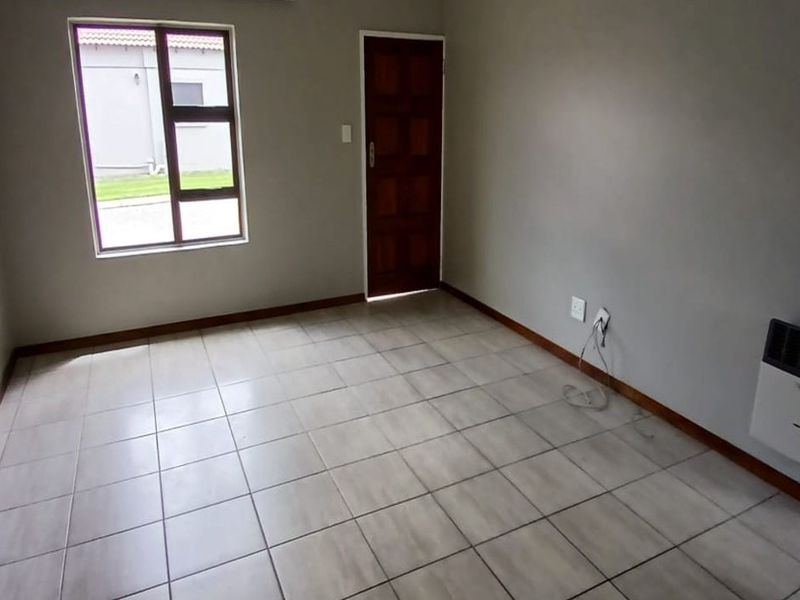 Pet-Friendly 2-Bedroom Townhouse for Sale in Terra Nova - Photo 2