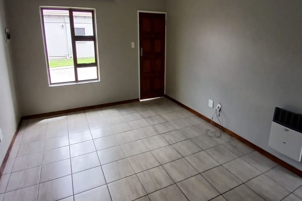 Pet-Friendly 2-Bedroom Townhouse for Sale in Terra Nova - Photo 2