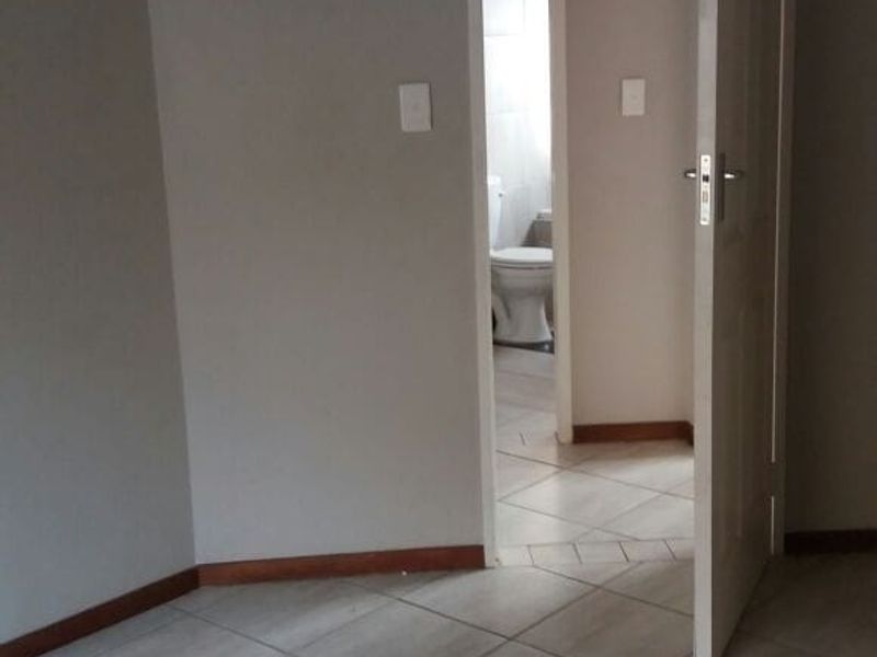 Pet-Friendly 2-Bedroom Townhouse for Sale in Terra Nova - Photo 8