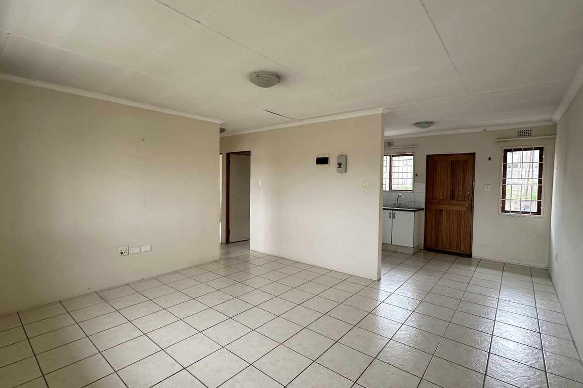 Well Maintained Income Earner - Callaway Park, Mthatha - Photo 4