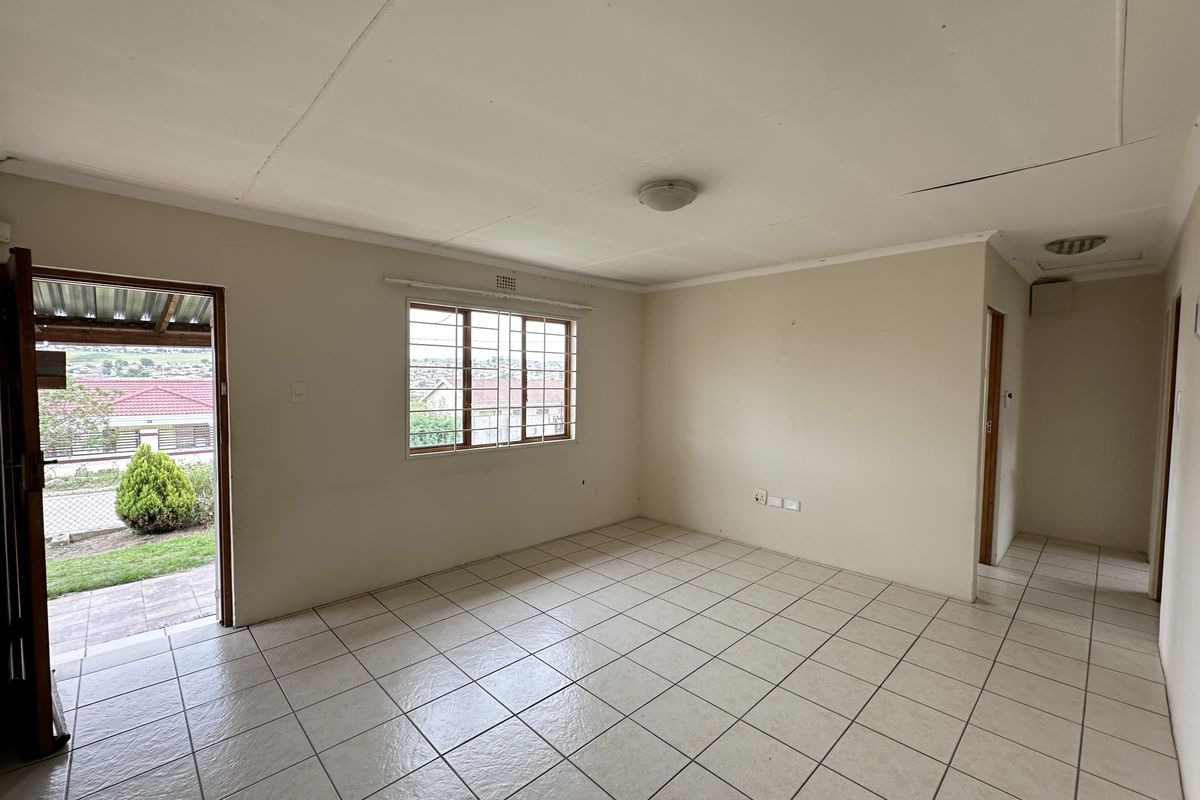 Well Maintained Income Earner - Callaway Park, Mthatha - Photo 5