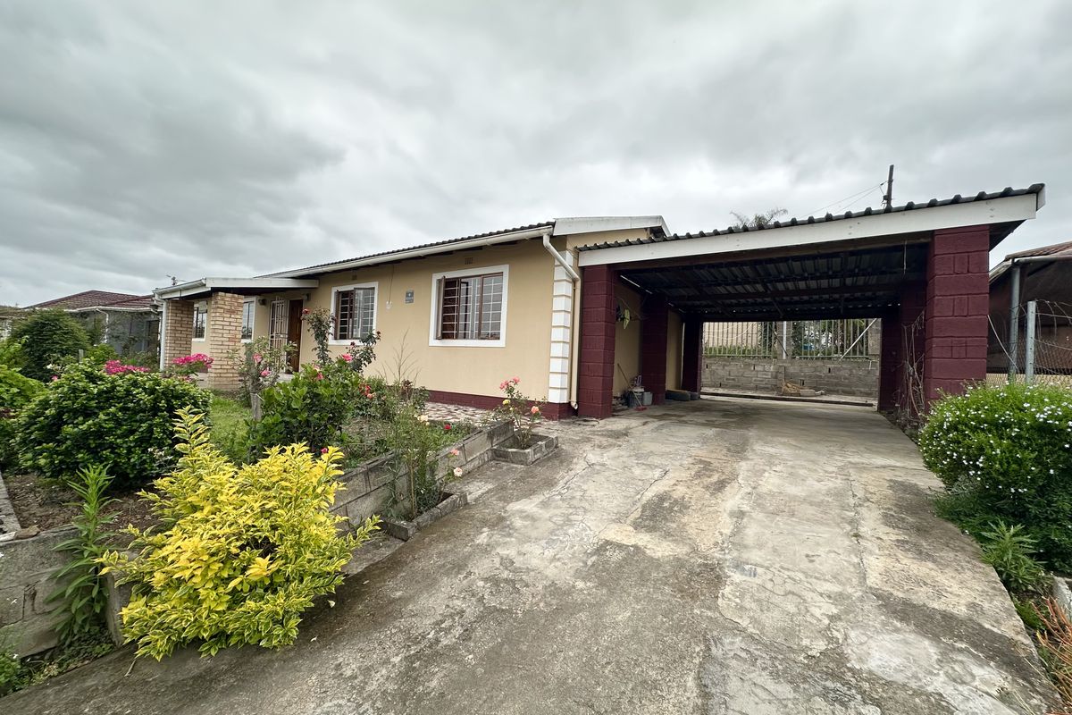 Well Maintained Income Earner - Callaway Park, Mthatha - Photo 2