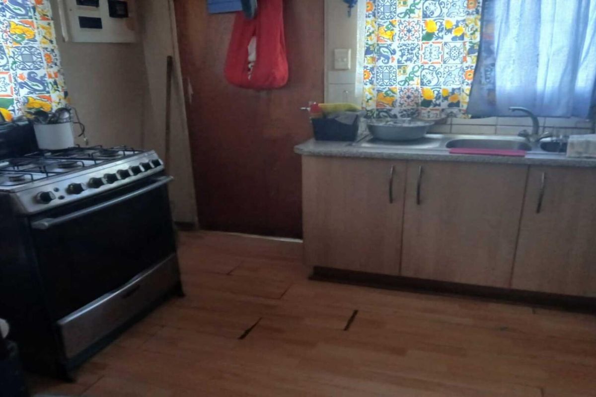 3 Bedroom house with a 2 Bedroom flat for sale in Sasolburg Ext 23 - Photo 3