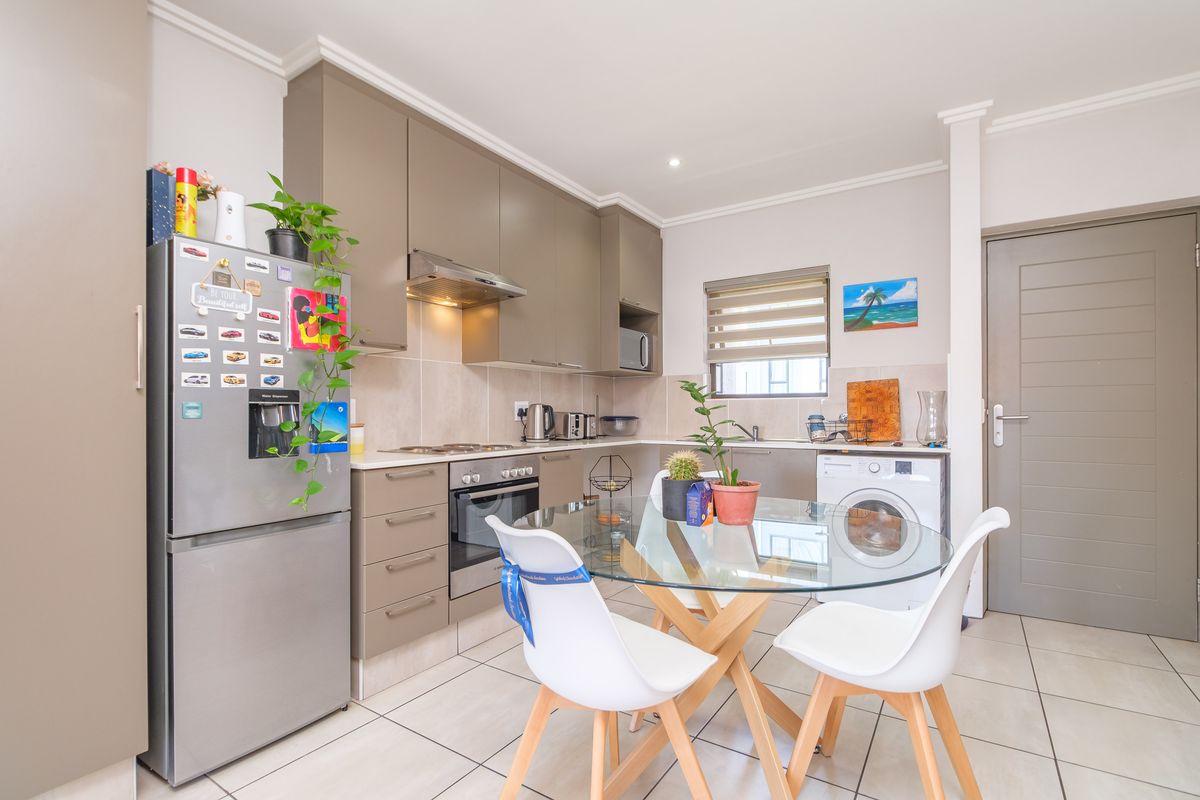 Apartment Pending Sale In Sandton - Photo 4