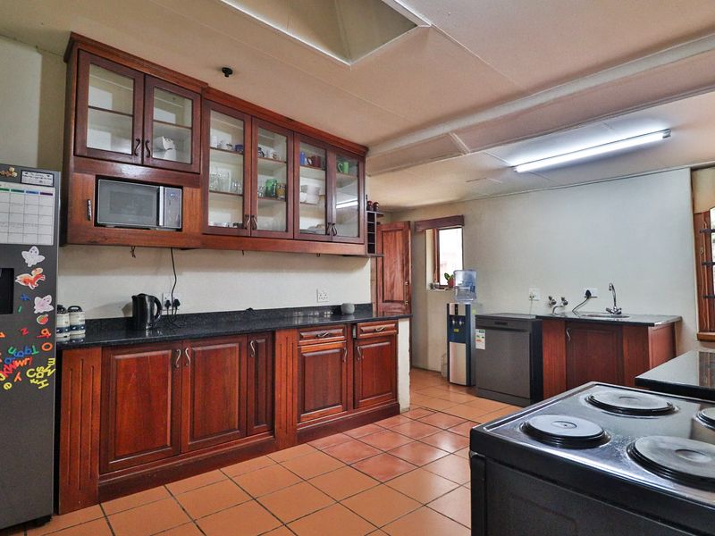 Private luxury living, where nature meets home - Photo 5