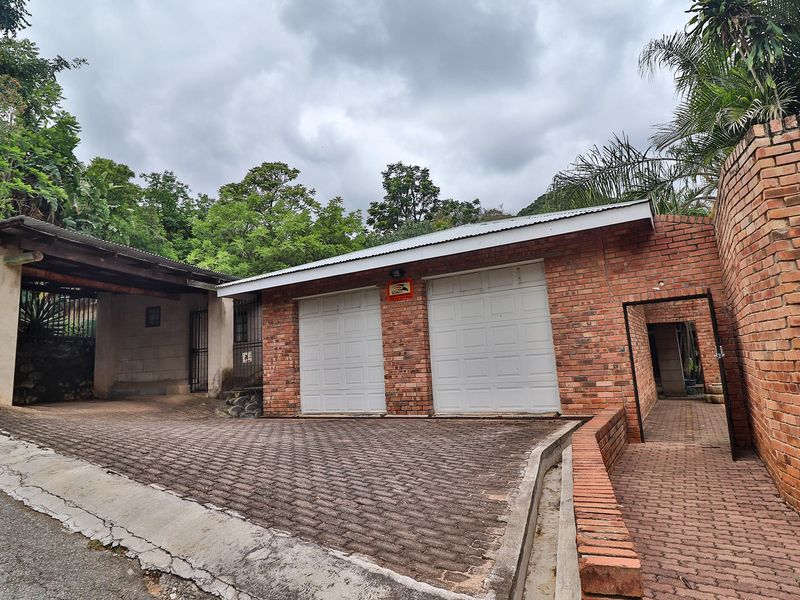 Private luxury living, where nature meets home - Photo 4