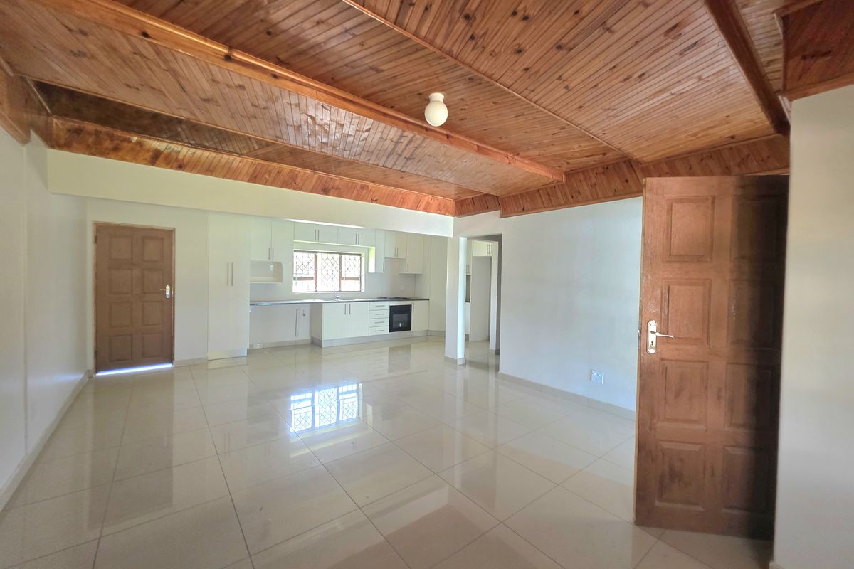 Spacious 4 bedroom house for rent - Empangeni - Photo 3