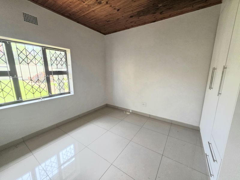 Spacious 4 bedroom house for rent - Empangeni - Photo 6