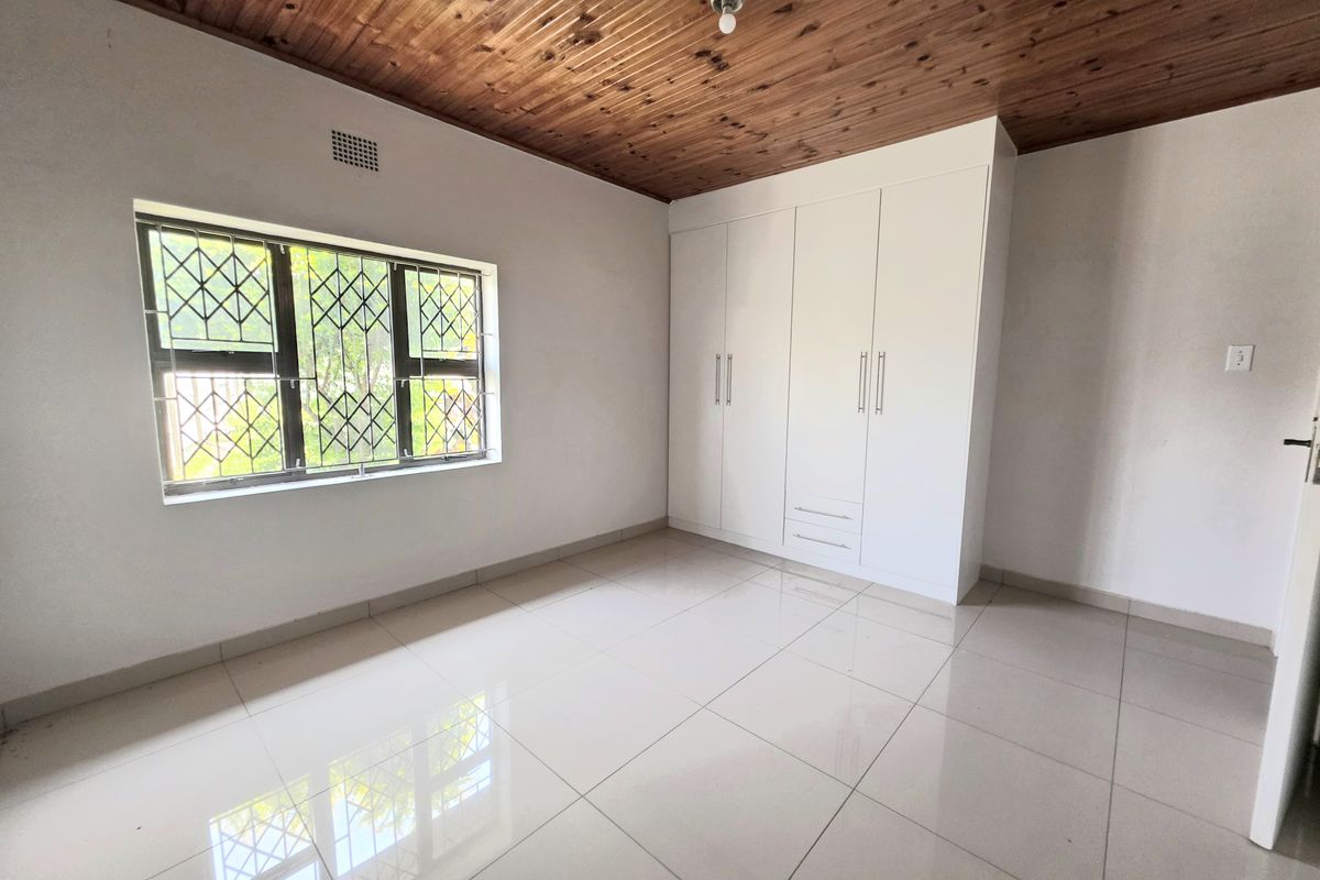 Spacious 4 bedroom house for rent - Empangeni - Photo 4