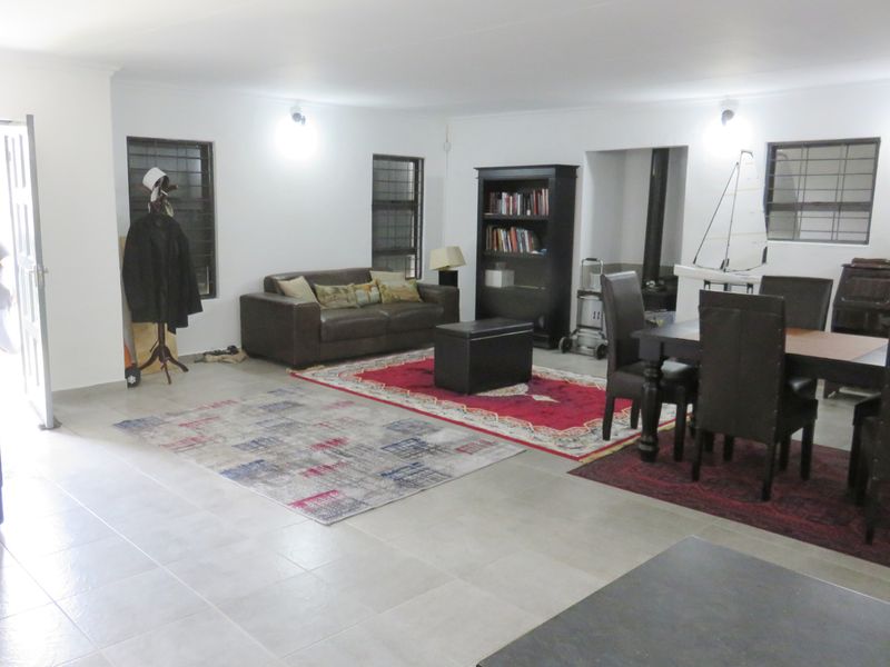 Charming 2-bedroom house for sale in Deneysville—ideal for cozy living and serene surroundings! - Photo 3