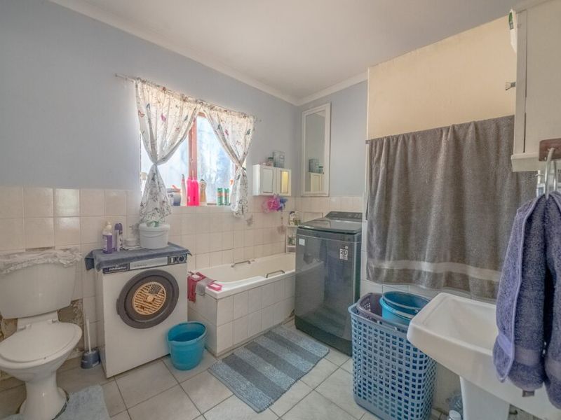 Unique small holding, horses, small farmer, road visibility, privacy - Photo 10