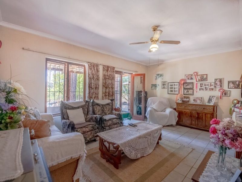 Unique small holding, horses, small farmer, road visibility, privacy - Photo 6