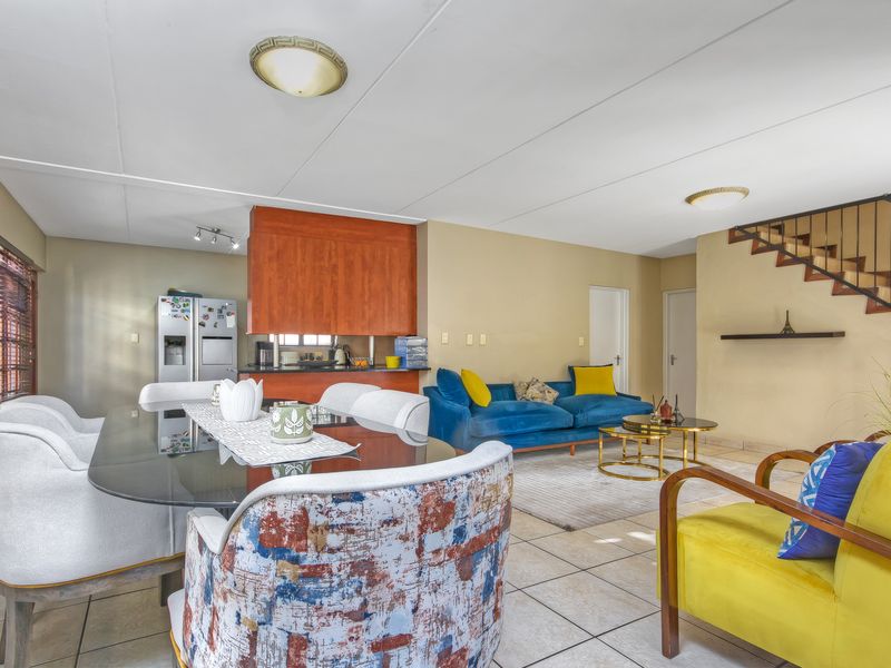 FULL-TITLE 4-BEDROOM HOME WITH EXCEPTIONALLY LARGE BEDROOMS, POOL & SOLAR | MONTE SOLO - Photo 6