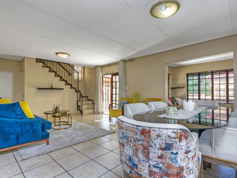 FULL-TITLE 4-BEDROOM HOME WITH EXCEPTIONALLY LARGE BEDROOMS, POOL & SOLAR | MONTE SOLO - Photo 3