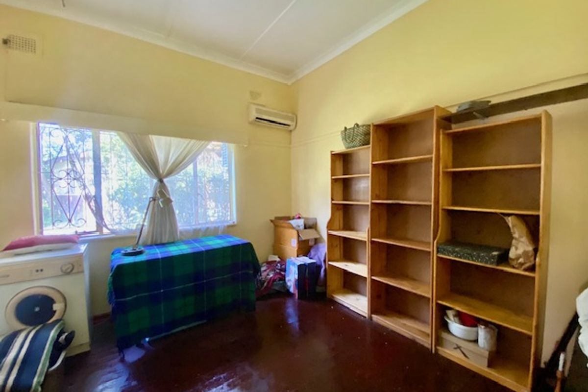Charming 1950s Home with Two Flatlets – Income Potential in Quiet Westgate - Photo 5