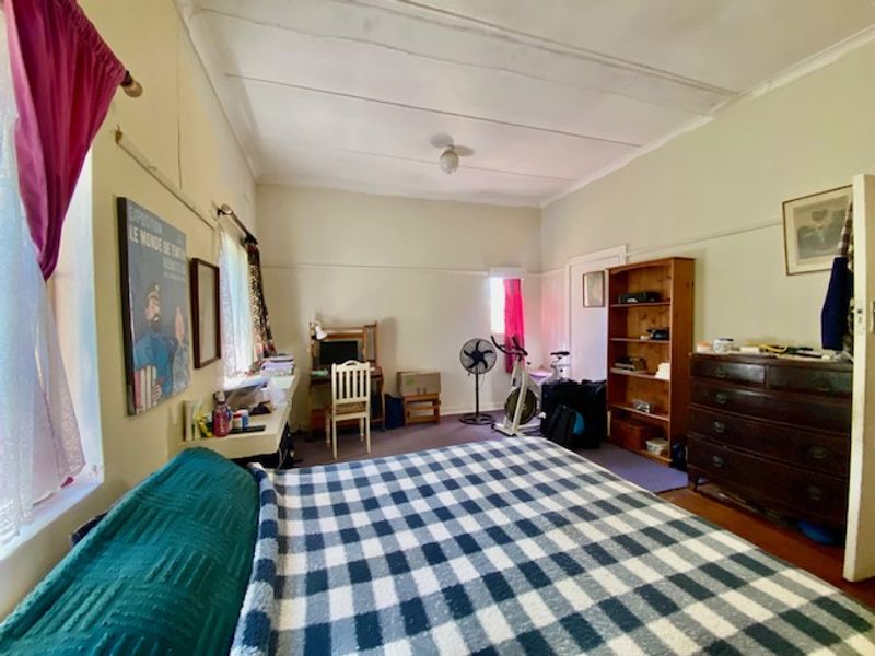 Charming 1950s Home with Two Flatlets – Income Potential in Quiet Westgate - Photo 6