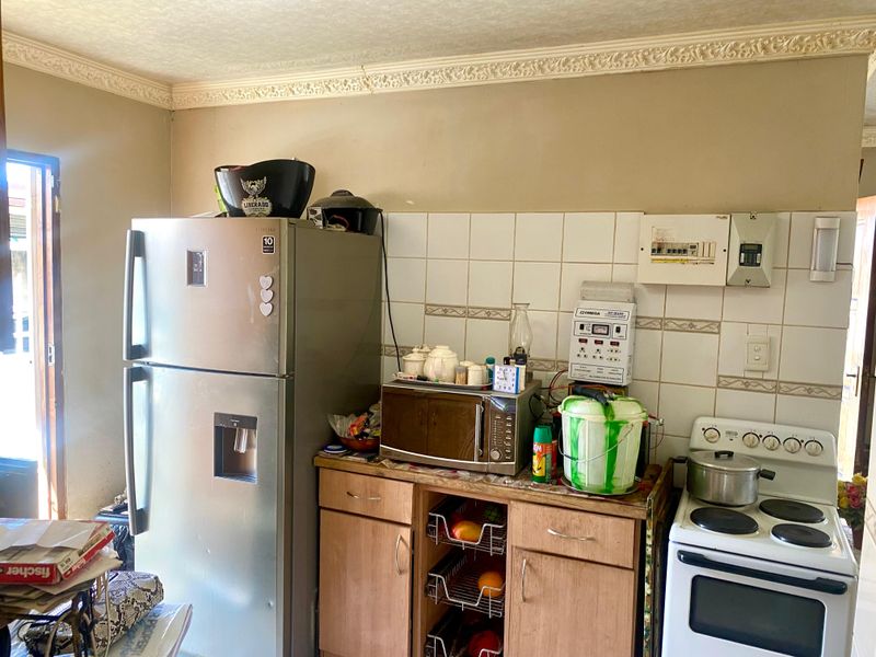 Welcome to this comfortable and well-appointed 3-bedroom home, perfect for family living - Photo 3