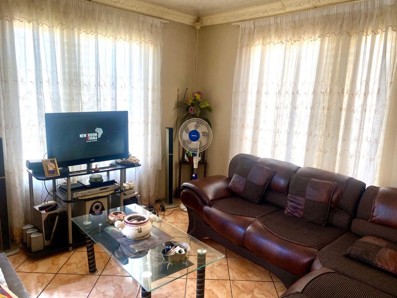 Welcome to this comfortable and well-appointed 3-bedroom home, perfect for family living - Photo 6