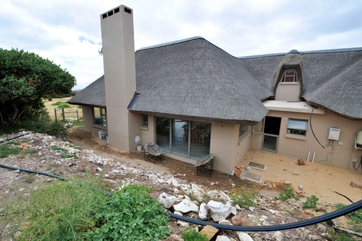 Wild Elegance by the Sea – Your Private Coastal Sanctuary - Photo 4