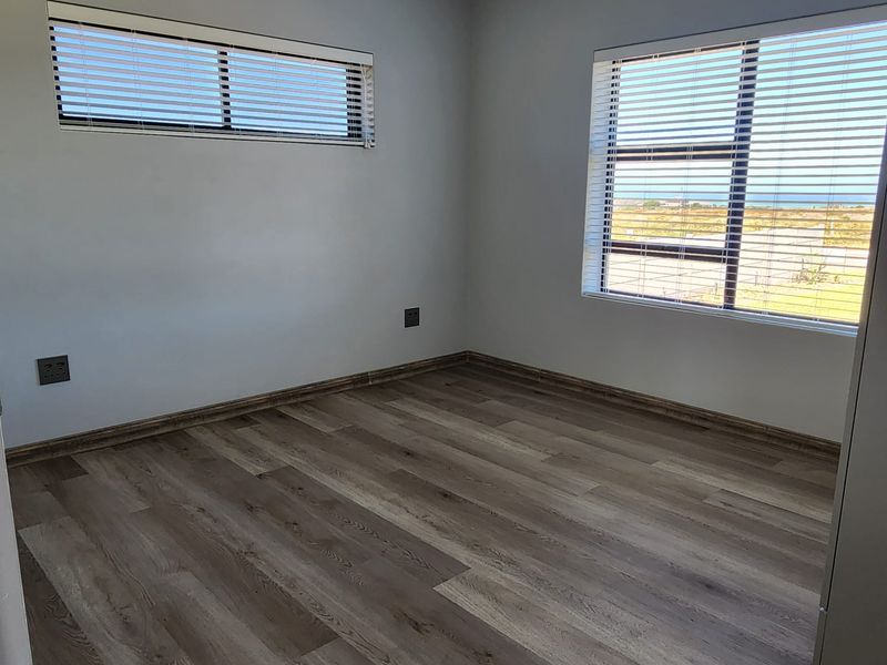 Your Modern Platteboschkloof Retreat Awaits! - Photo 10