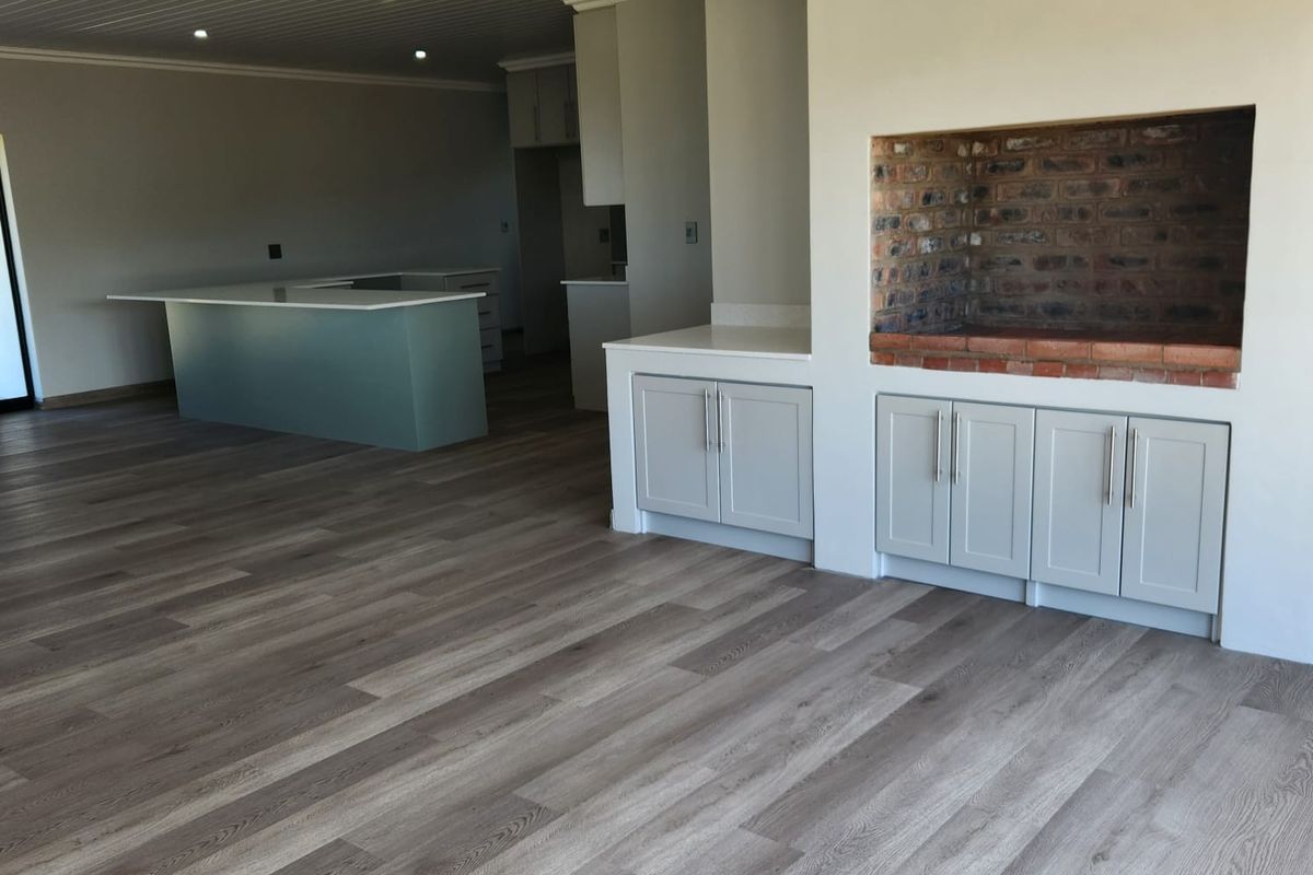 Your Modern Platteboschkloof Retreat Awaits! - Photo 3