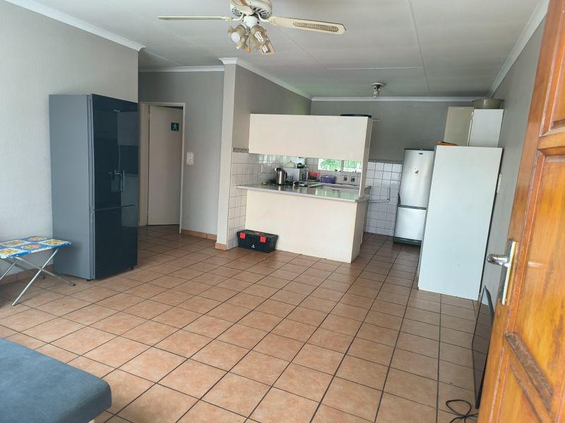 Three Bedroom Apartment For Sale in Kannoniers Park a perfect Investment opportunity - Photo 6