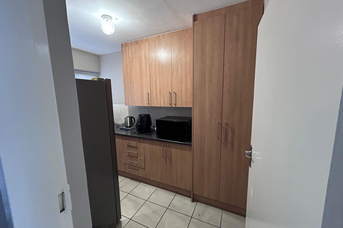 Two Bedroom Apartment for Sale a perfect for family or Investment opportunity, on the first floor - Photo 5