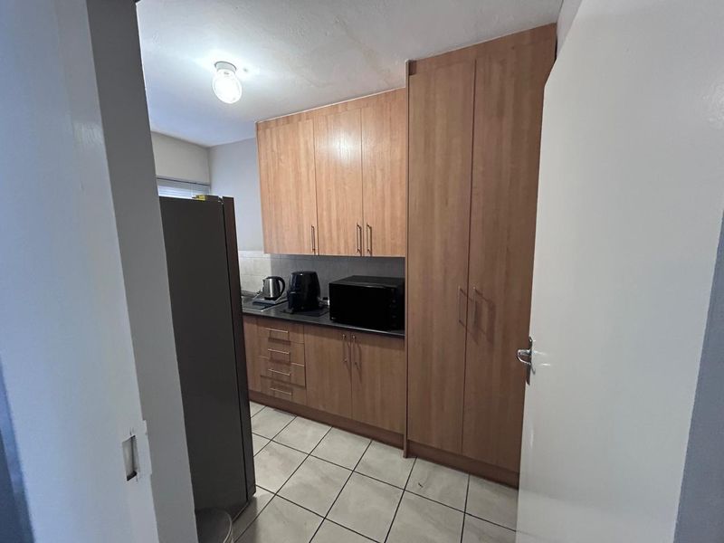 Two Bedroom Apartment for Sale a perfect for family or Investment opportunity, on the first floor - Photo 5