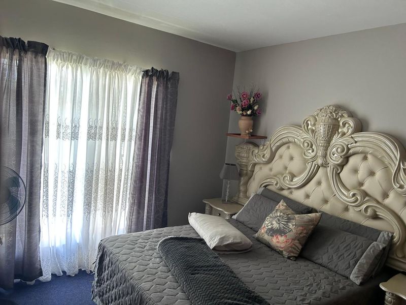 Two Bedroom Apartment for Sale a perfect for family or Investment opportunity, on the first floor - Photo 9