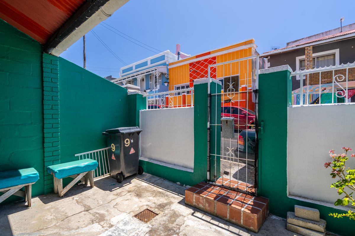 Prime Bo-Kaap Opportunity – Move-In Ready & Full of Character - Photo 3