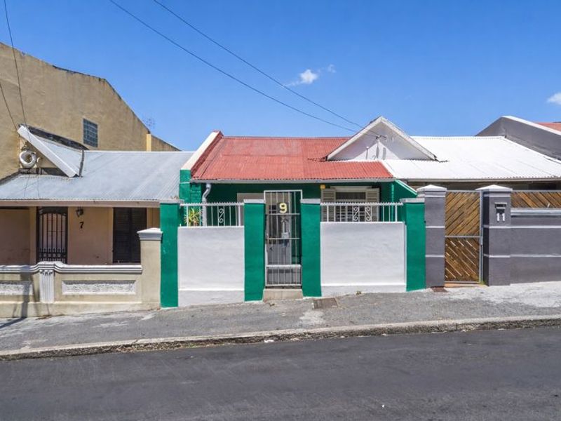 Prime Bo-Kaap Opportunity – Move-In Ready & Full of Character - Photo 2