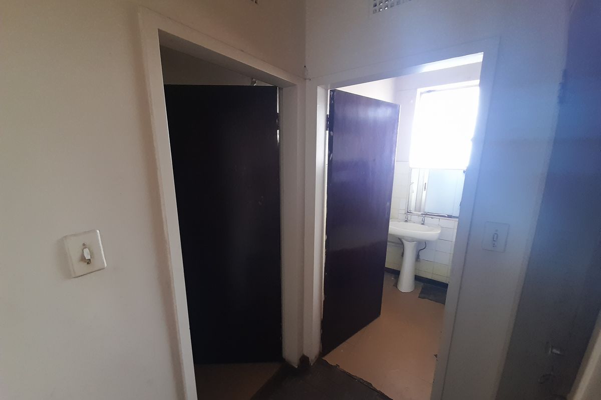 Flat at R5,350 - Photo 5